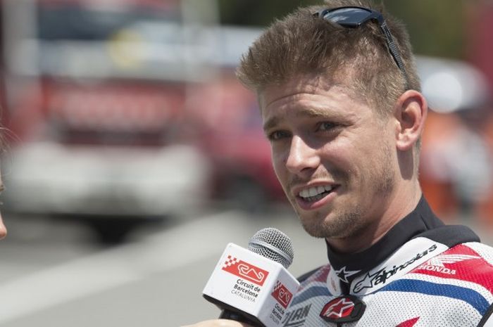 Pebalap Australia, Casey Stoner, menjalani sesi wawancara di sela-sela balapan GP Catalunya, 14 Juni 2015.