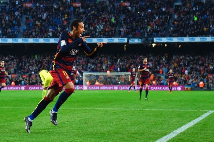 Neymar Junior, saat merayakan golnya untuk Barcelona ke gawang Villarreal di Camp Nou pada 8 November 2015.
