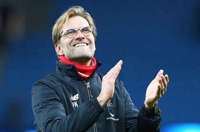 Jurgen Klopp, merayakan kemenangan Liverpool atas Man. City dengan skor telak 4-1 di Stadion Etihad, 21 November 2015, dalam partai lanjutan Premier League.