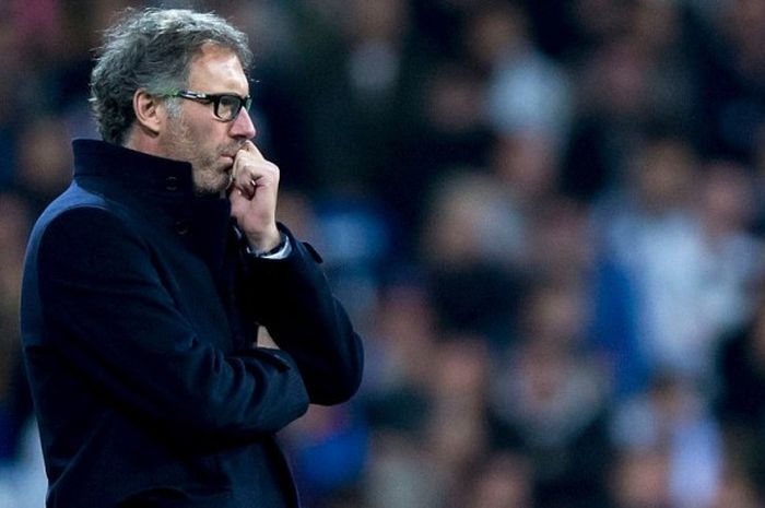 Ekspresi Laurent Blanc saat Paris Saint-Germain menghadapi Real Madrid di ajang Liga Champions pada 3 November 2015. 