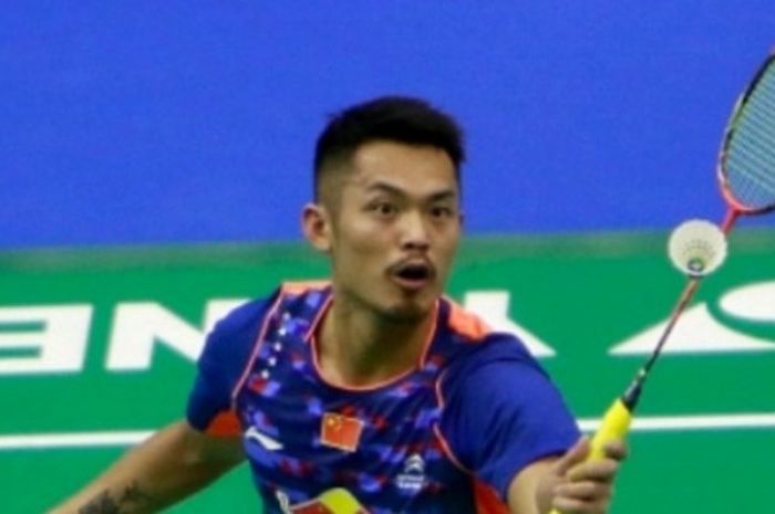 Lin Dan tampil menghadapi Ihsan Maulana Mustofa (Indonesia) pada babak pertama Hong Kong Terbuka, 18 November 2015.