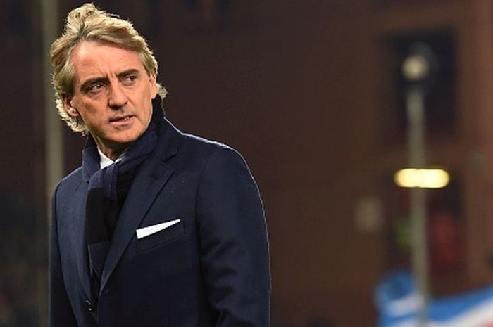 Pelatih Inter Milan, Roberto Mancini, sedang menemani pasukannya bertandang ke markas Sampdoria dalam lanjutan ajang Serie-A di stadion Luigi Ferraris, Genoa, 22 Maret 2015.