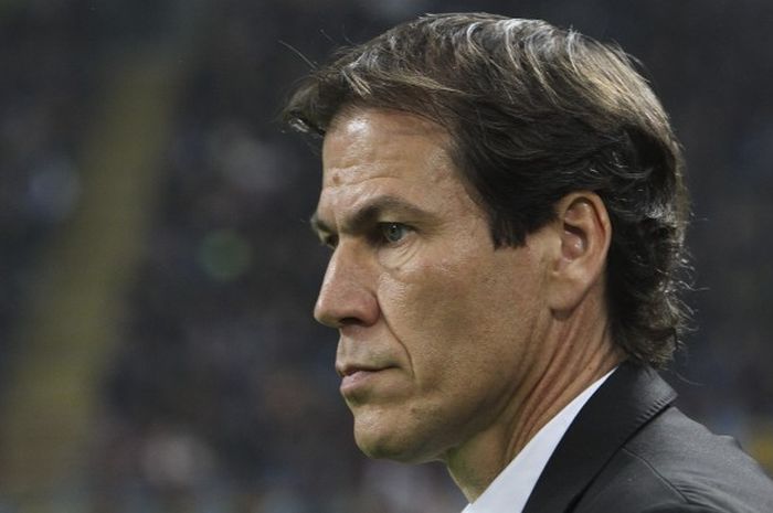 Pelatih AS Roma, Rudi Garcia, saat memimpin timnya menghadapi Inter Milan di Giuseppe Meazza, 31 Oktober 2015.