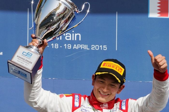 Pebalap Campos Racing, Rio Haryanto, saat memenangi GP2 Series Bahrain, 19 April 2015.