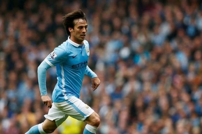 David Silva, siap kembali membela Man City pada partai pekan ke-14 Premier League 2015-16 kontra Southampton.