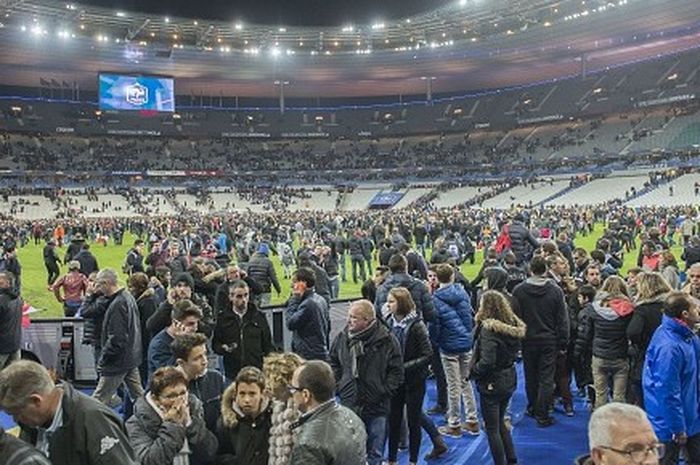 Serangan bom terjadi di dekat Stade De France saat laga persahabatan Prancis kontra Jerman tengah berlangsung, Jumat (13/11/2015) atau Sabtu dini hari WIB.