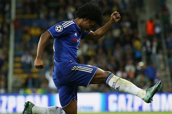 Willian, satu golnya ke gawang Maccabi Tel Aviv menjadikannya sebagai eksekutor tendangan bebas terbaik di Eropa.