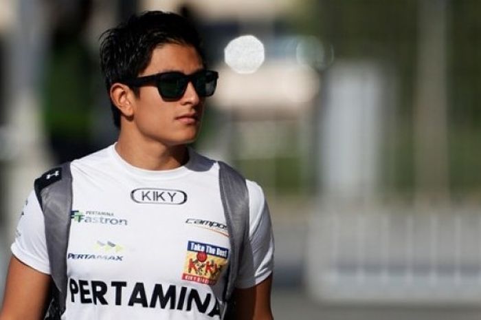 Pebalap Campos Racing, Rio Haryanto, bersiap menjalani latihan jelang GP Abu Dhabi, Jumat (27/11/2015).