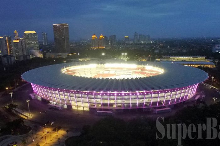 Stadion GBK uji lampu