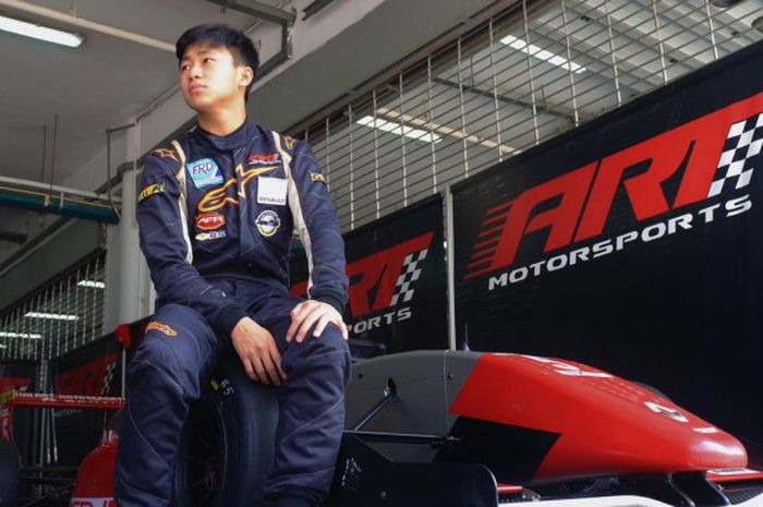 Pebalap Indonesia, Keanon Santoso, pada sesi latihan bebas Formula Renault Asia di Sirkuit Sepang, Malaysia, Kamis (27/9/2018).