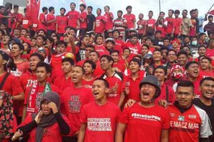 The Maczman, kelompok suporter PSM terbesar di Makassar.