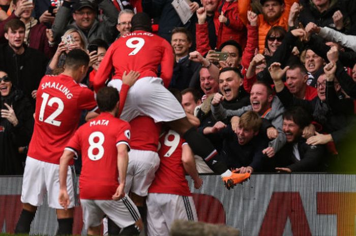  Selebrasi pemain Manchester United atas gol Marcus Rashford pada pertandingan Liga Inggris kontra Liverpool di Stadion Old Trafford, Manchester, Inggris, Sabtu (10/3/2018). 