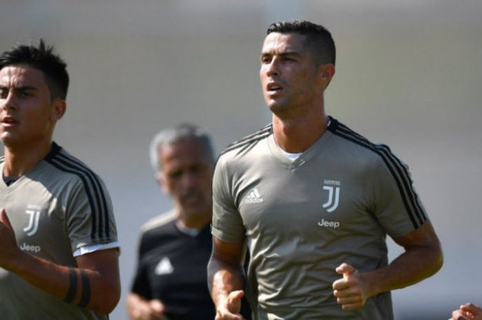 Paulo Dybala, Cristiano Ronaldo,dan Douglas Costa dalam sesi latihan Juventus