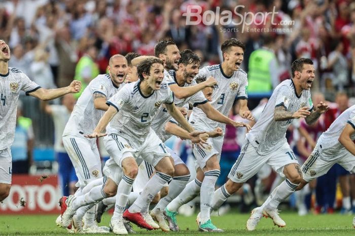 Ekspresi para pemain Rusia saat mengalahkan Spanyol lewat drama adu penalti dalam laga babak 16 besar Piala Dunia 2018 di Luzhniki Stadium, Moskow, Rusia pada 1 Juli 2018.