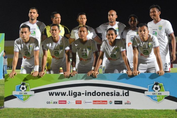  Starter Persela Lamongan saat mengahadapi PS Tira di Stadion Sultan Agung (SS), Bantul, Minggu (28/10/2018) malam WIB. 