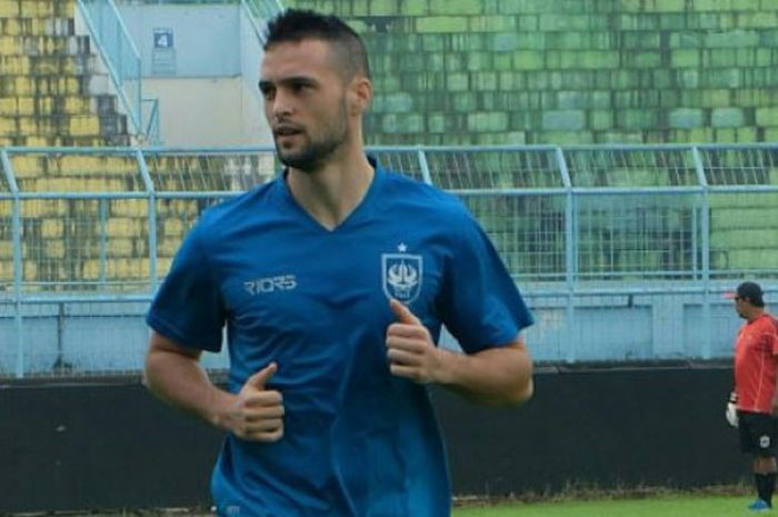 Nemanja Vidakovic pemain sepak bola berkebangsaan Serbia