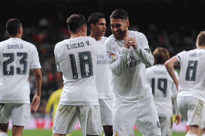 Selebrasi Lucas Vazquez dan Sergio Ramos setelah mencetak gol saat pertandingan La Liga antara Real Madrid CF dan Villarreal di Estadio Santiago Bernabeu, Rabu (20/04/2016), di Madrid, Spanyol. 