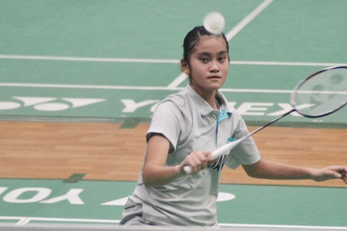 Pebulu tangkis tunggal putri junior nasional, Stephani Widjaja, tampil pada babak pertama Pembangunan Jaya Raya Junior GP Gold 2018 di GOR PB Jaya Raya, Bintaro, Tangerang, Rabu (4/4/2018).