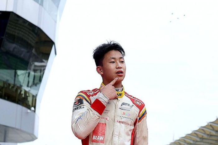Pembalap Indonesia, Keanon Santoso, usai menjalani lomba Formula 4 di Sirkuit Sepang Malaysia, Sabtu (10/12/2016).