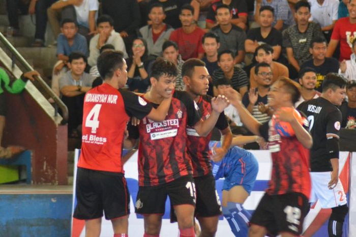 Unduh 9200 Koleksi Gambar Futsal Black Steel  