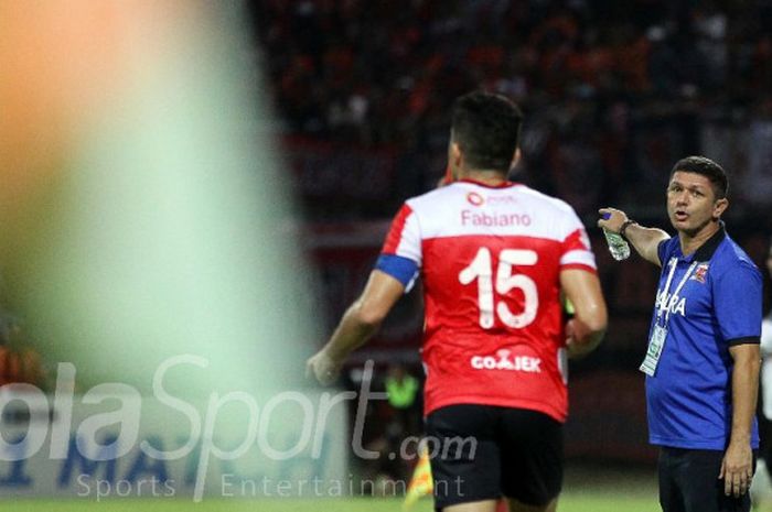 Pelatih Madura United, Gomes de Oliveira.