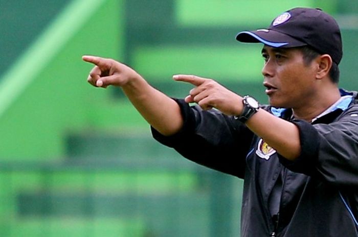 Asisten pelatih Arema FC, Joko Susilo, yang menggantikan posisi Aji Santoso sejak Senin (31/7/2017).