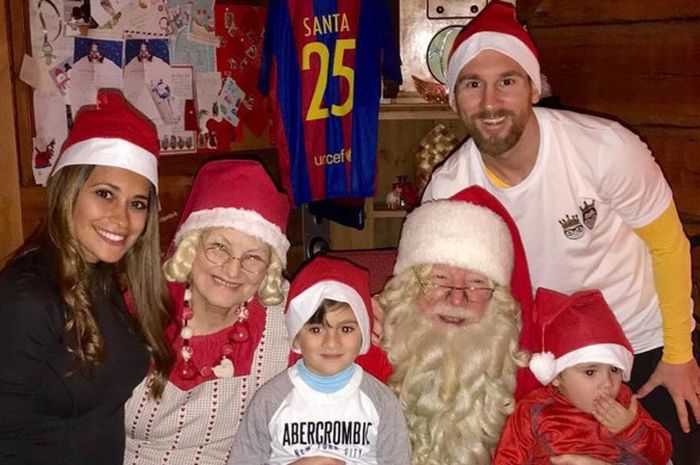 Suasana Natal keluarga bintang Barcelona, Lionel Messi.