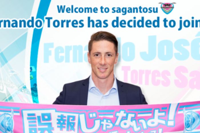 Striker asal Spanyol, Fernando Torres saat diperkenalkan Sagan Tosu pada pertengahan Juli 2018. 