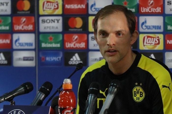 Pelatih Borussia Dortmund, Thomas Tuchel, berbicara dalam konferensi pers di Stade Louis II, Monaco, Prancis, pada 18 April 2017.