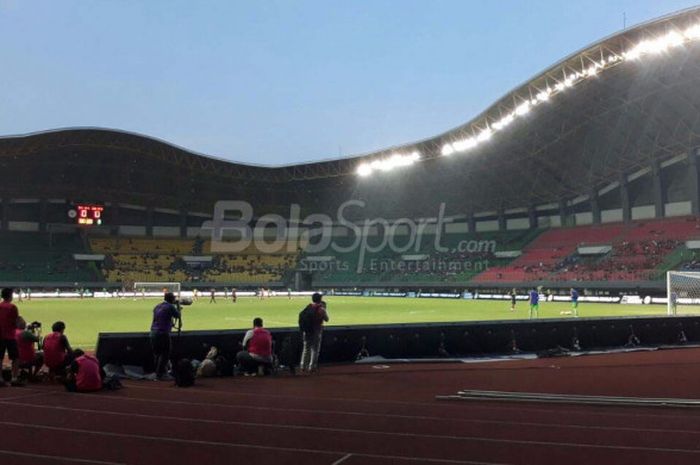 Suasana Stadion Patriot Candrabhaga jelang laga Timnas U-19 Indonesia Vs Timnas U-19 Kamboja, Rabu (4/10/2017)