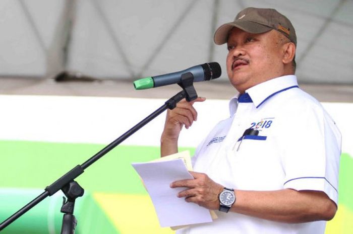Gubernur Sumatera Selatan Alex Noerdin memberi kata sambutan pada pembukaan test event road to Asian Games 2018 cabang olahraga voli pantai di Jakabaring Sports City, Palembang, Sumatera Selatan, 24 Oktober 2017.