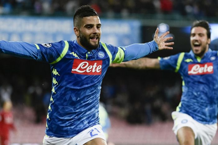 Penyerang Napoli, Lorenzo Insigne, melakukan selebrasi setelah mencetak gol ke gawang Liverpool laga babak penyisihan Grup C Liga Champions di Stadion San Paolo, Rabu (3/10/2018) waktu setempat atau Kamis dini hari WIB.