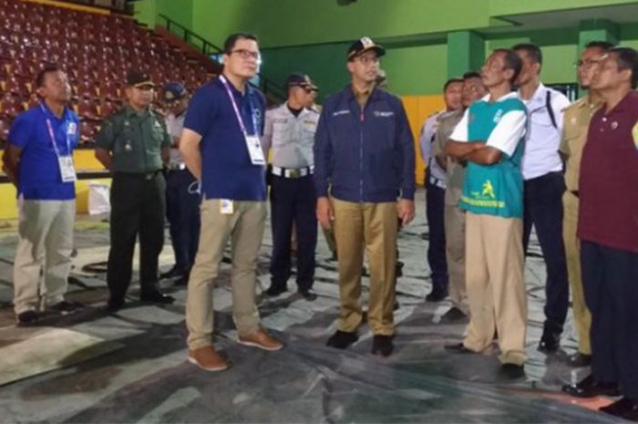 Gubernur DKI Jakarta meninjau GOR Bulungan yang akan menjadi venue cabor bola voli Asian Games 2018.