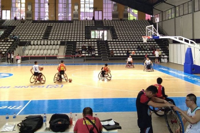 Timnas wheelchair basketball putra China sedang berlatih di Basketball Hall GBk, Senayan, Jakarta, Jumat (5/10/2018).