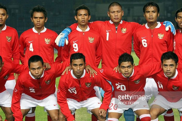  Skuat Timnas Indonesia era 2007 saat menjalani laga uji coba melawan timnas Jamaica di Stadion Gelora Bung Karno, Senayan, Jakarta, (21/6/2007) 