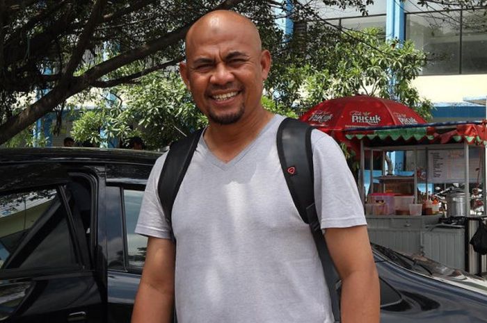 Herrie Setyawan sebelum berangkat ke Sawangan, Depok untuk mengikuti kursus pelatih lisensi A AFC