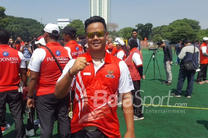 Salah satu atlet pelatnas panahan, Prima Wisnu Wardhana, ketika dikunjungi oleh Menteri Pemuda dan Olahraga di pelatnas panahan, komplek Gelora Bung Karno, Senayan, Jakarta, pada Selasa (20/3/2018).