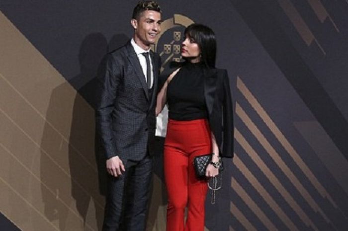  Cristiano Ronaldo bersama Georgina Rodriguez, di acara Quina Awards, Lisbon, Portugal (19/3/2018) 