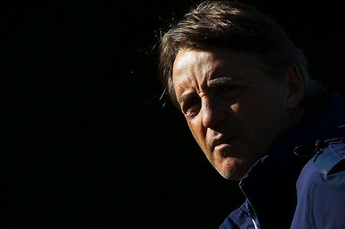 Roberto Mancini saat memimpin latihan Inter Milan di Appiano Gentile, Como, 23 Januari 2015.