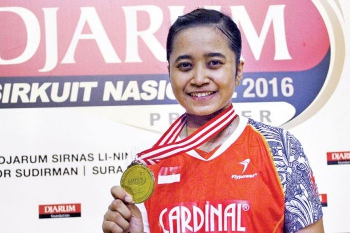 Pebulutangkis klub Mutiara Cardinal, Hera Desi Ana Rachmawati, menjadi juara seri terakhir sirkuit nasional tahun ini usai mengalahkan Aprilia Yuswandari dari PB Semen Gresik dengan skor 21-14, 21-18, di GOR Sudirman, Surabaya, Sabtu (19/11).