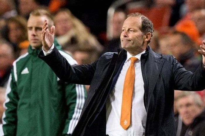 Reaksi kekecewaan pelatih Belanda, Danny Blind, dalam laga Kualifikasi Piala Eropa lawan Republik Ceska di Amsterdam Arena, 13 Oktober 2015.