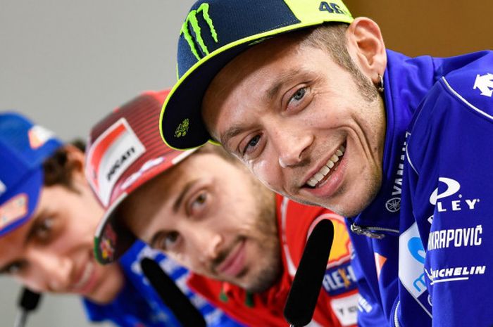      Alex Rins, Andrea Dovizioso, dan Valentino Rossi saat sesi jumpa pers jelang GP Jerman, Kamis (