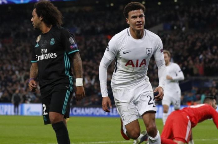  Gelandang Tottenham Hotspur Dele Alli (kanan) menjadi aktor penting kemenangan tim atas Real Madrid berkat dua golnya dalam partai Liga Champions di Stadion Wembley, London, 1 November 0217. 