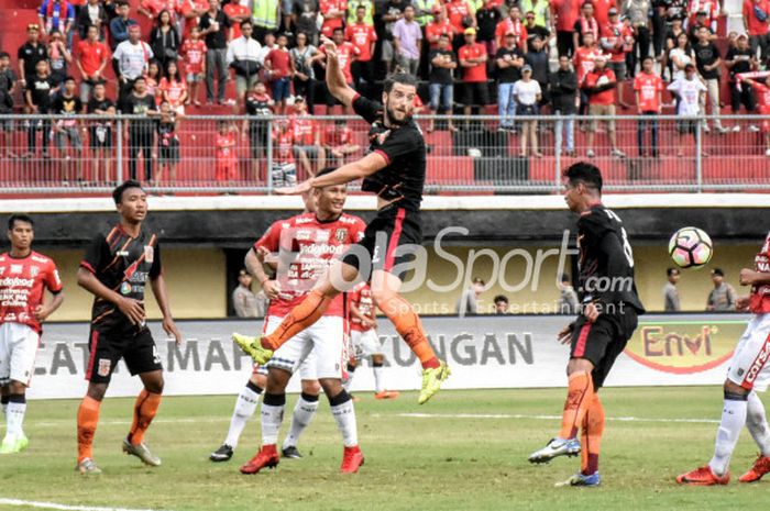 Pertandingan Grup D Piala Presiden 2018 antara Bali United dan Borneo FC di Stadion Kapten I Wayan Dipta, Jumat (19/1/2018). 