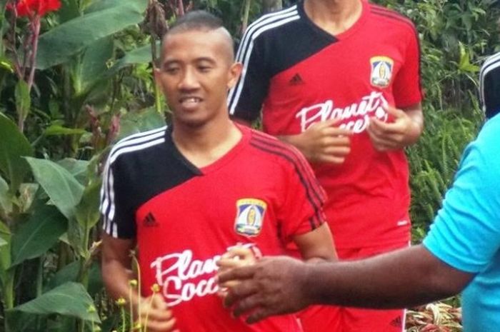   Winger Persiba Balikpapan, Siswanto dalam sesi latihan timnya di Bandung.   