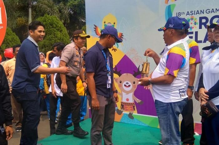 Walikota Cilegon, Edi Ariyadi di acara Kirab Obor Asian Games 2018, Kamis, (9/8/2018).