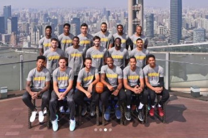 Para pemain Golden State Warriors adakan pemotretan di Shanghai menjelang laga NBA China Games