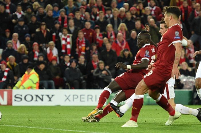 Proses gol yang dicetak pemain Liverpool, Sadio Mane, ke gawang AS Roma pada laga leg pertama semifinal Liga Champions di Stadion Anfield, Selasa (24/4/2018) waktu setempat.