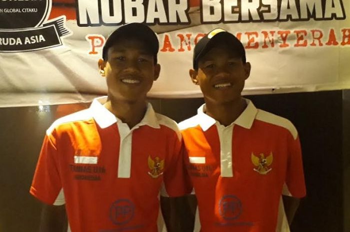 Pemain Timnas U-16, Bagus Kahfi, dan Bagas Kahfi, selepas menyaksikan film Warkop DKI