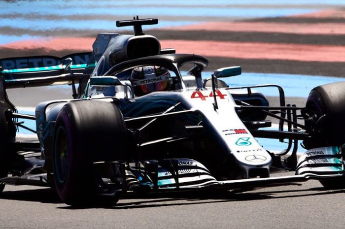 Lewis Hamilton saat tampil di Sirkuit Paul Ricard dalam sesi latihan bebas F1 GP Prancis 2018, Jumat (22/6/2018).